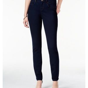 Curvy fit skinny jeans